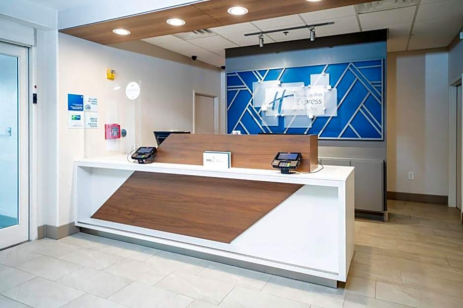 Holiday Inn Express and Suites Atlanta-Johns Creek By IHG