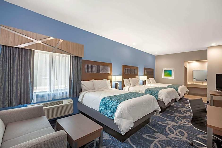 Baymont Inn & Suites Houston Hobby Airport