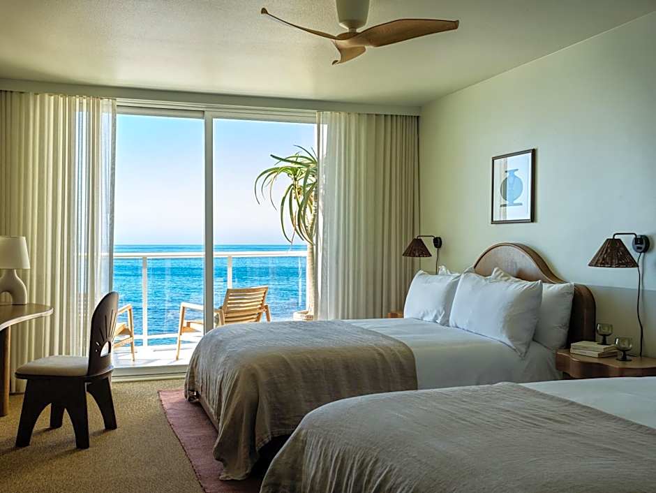 Casa Loma Beach Hotel