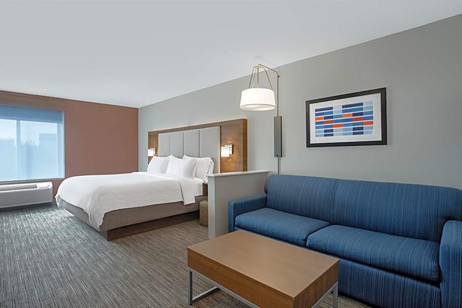 Holiday Inn Express Hotel And Suites Clinton By IHG