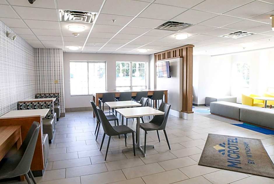 Microtel Inn & Suites By Wyndham Charlotte/Northlake