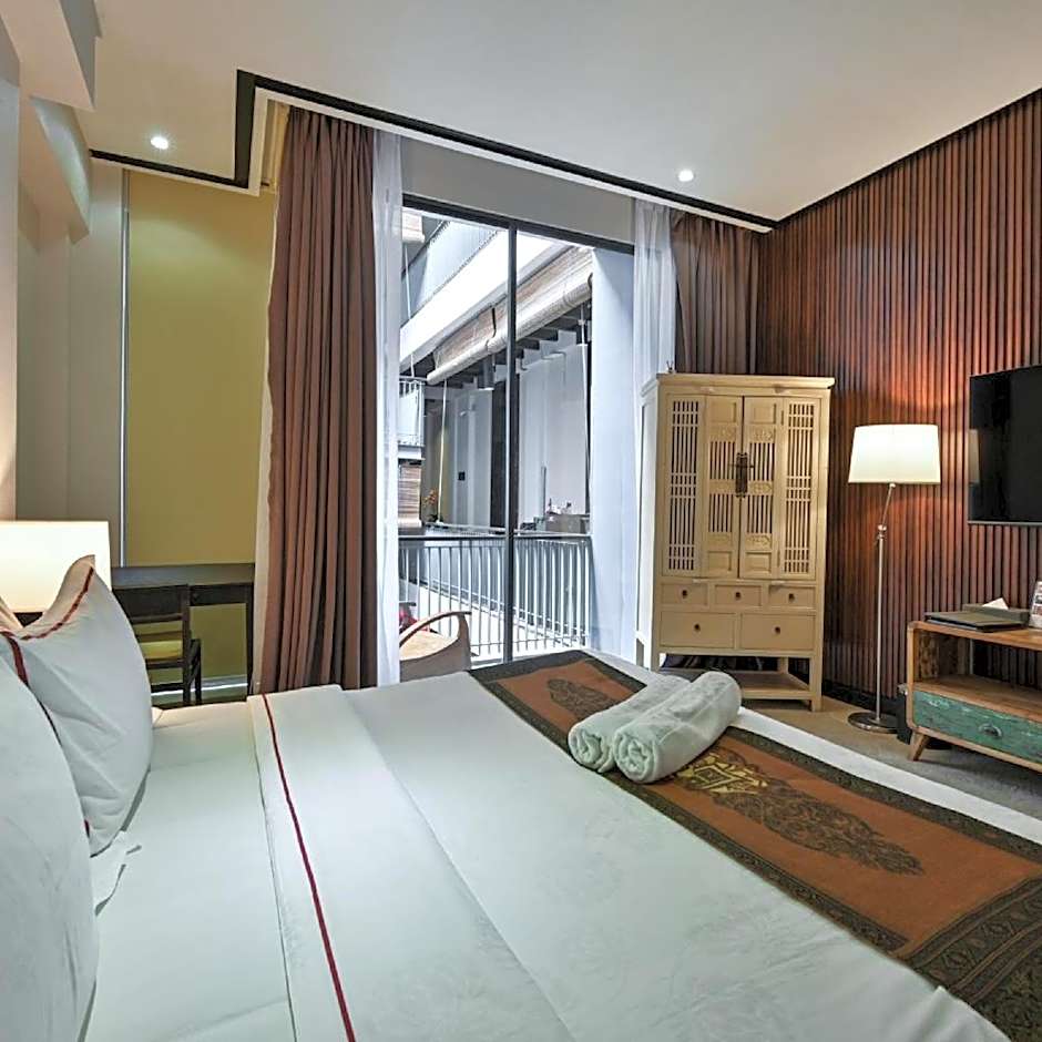 1825 Gallery Hotel