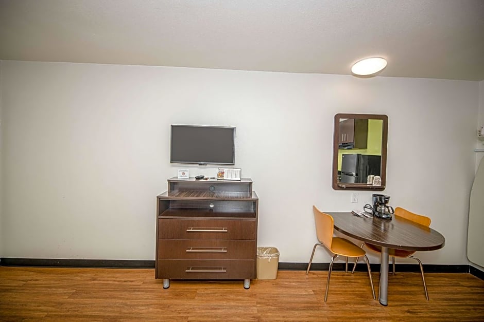 Studio 6-Tyler, TX