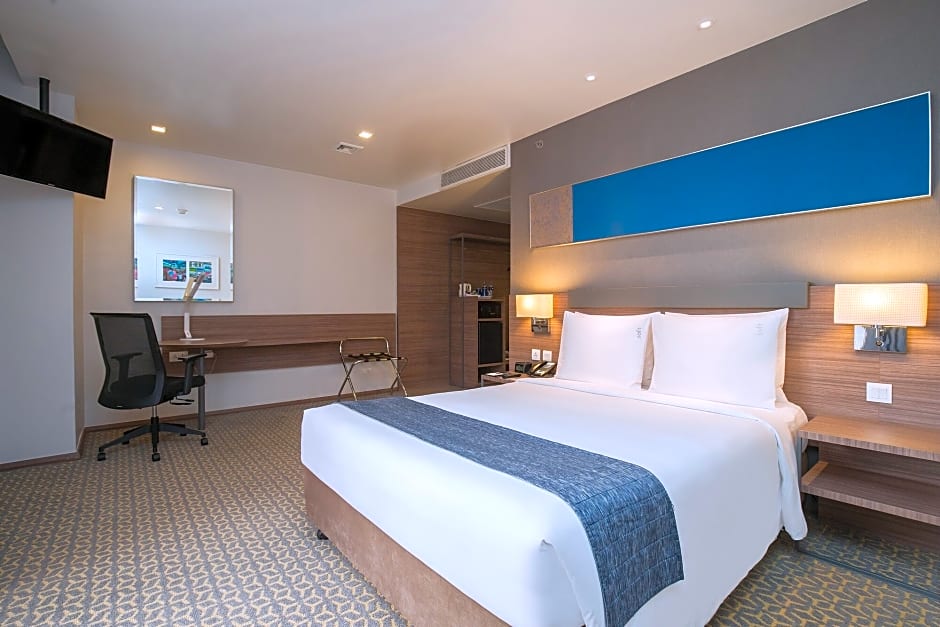 Holiday Inn Express Bangkok Sathorn An Ihg Hotel Rates From Thb1 636
