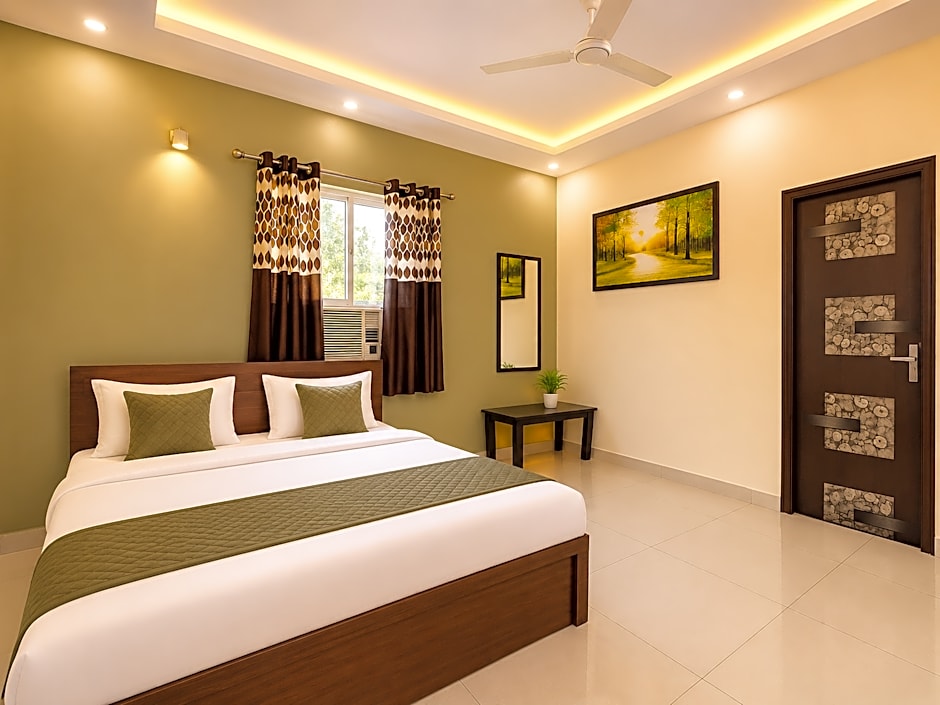 Goroomgo Shiv Ganga Guest House - Near Kashi Vishwanath Temple
