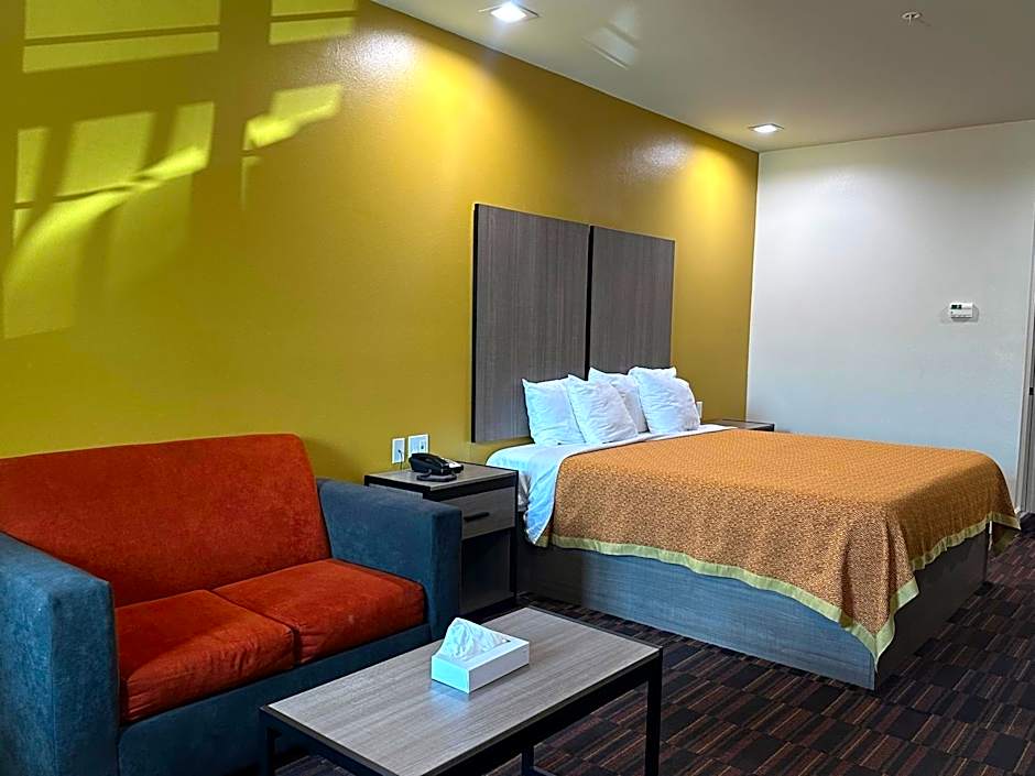 Scottish Inn and Suites