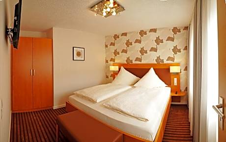 One-Bedroom Apartment (2 - 4 Adults)