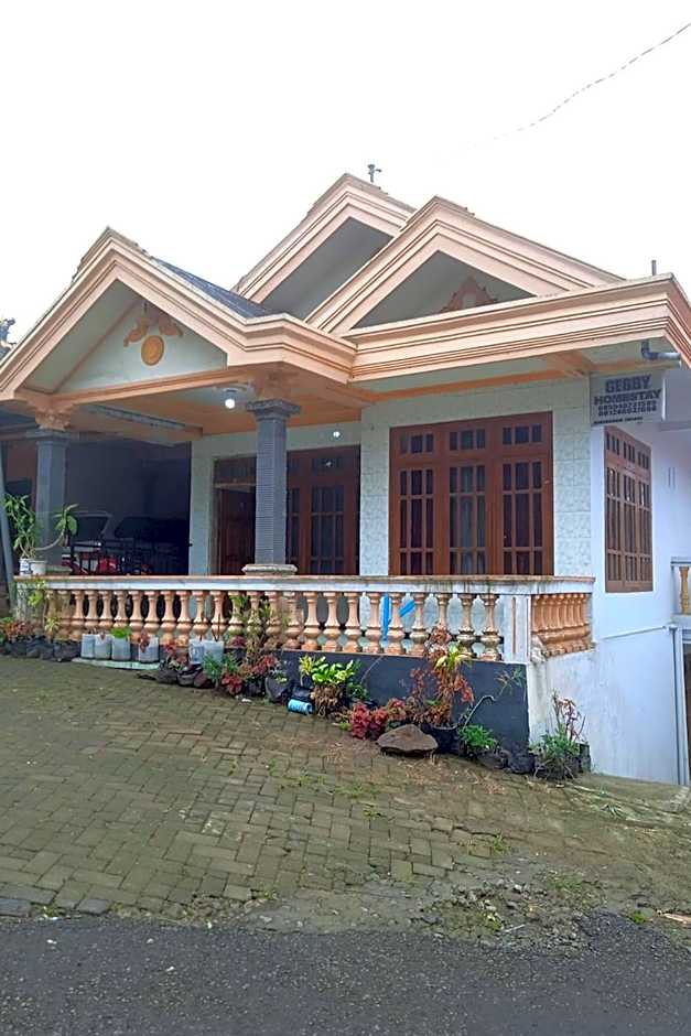 Gebby Homestay Bromo RedPartner