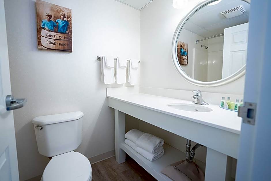 Cedar Point Hotel Breakers