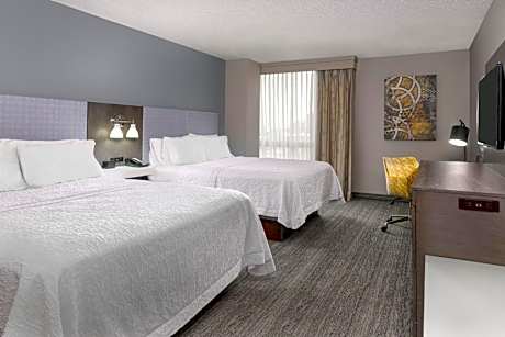 Queen Suite with Kitchen - Non-Smoking