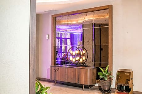 2 Single Beds  Non-Smoking Deluxe Room Safety Box Satellite Television Wi-Fi Air-Conditioned Full Br