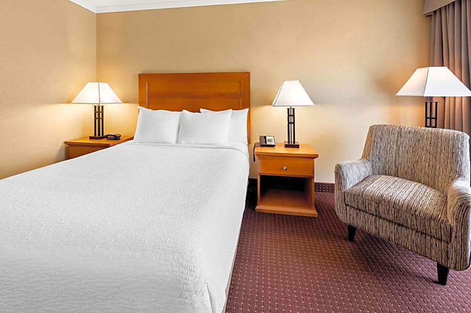 Best Western Plus NorWester Hotel & Conference Centre