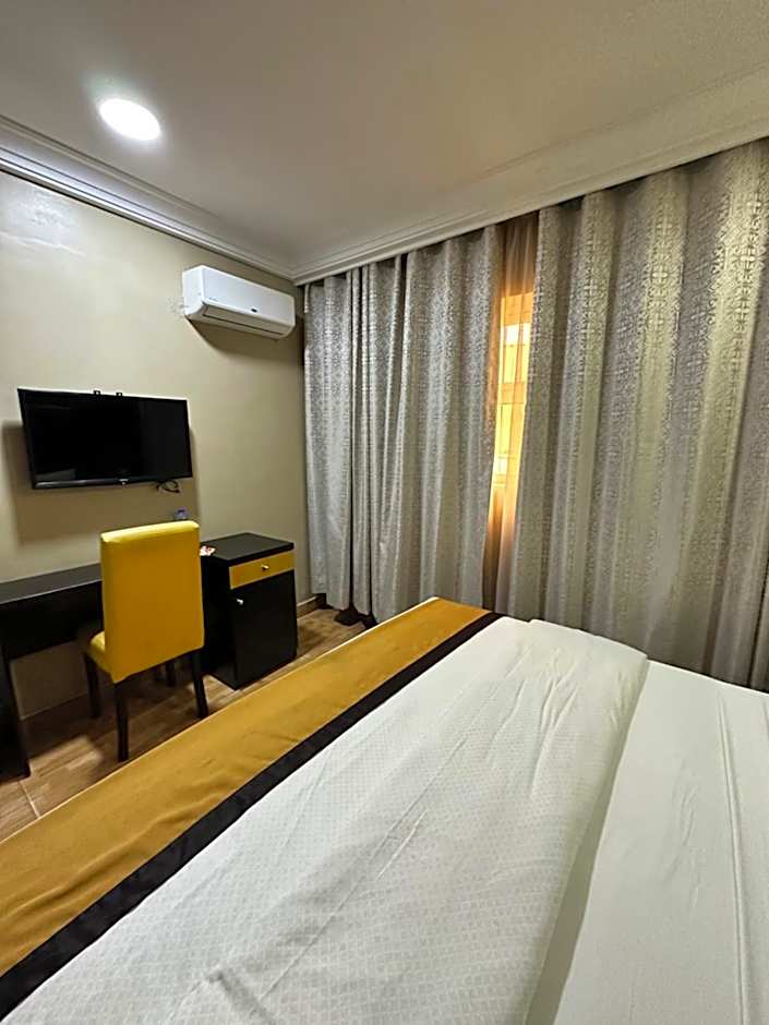 Msquare Hotel GRA