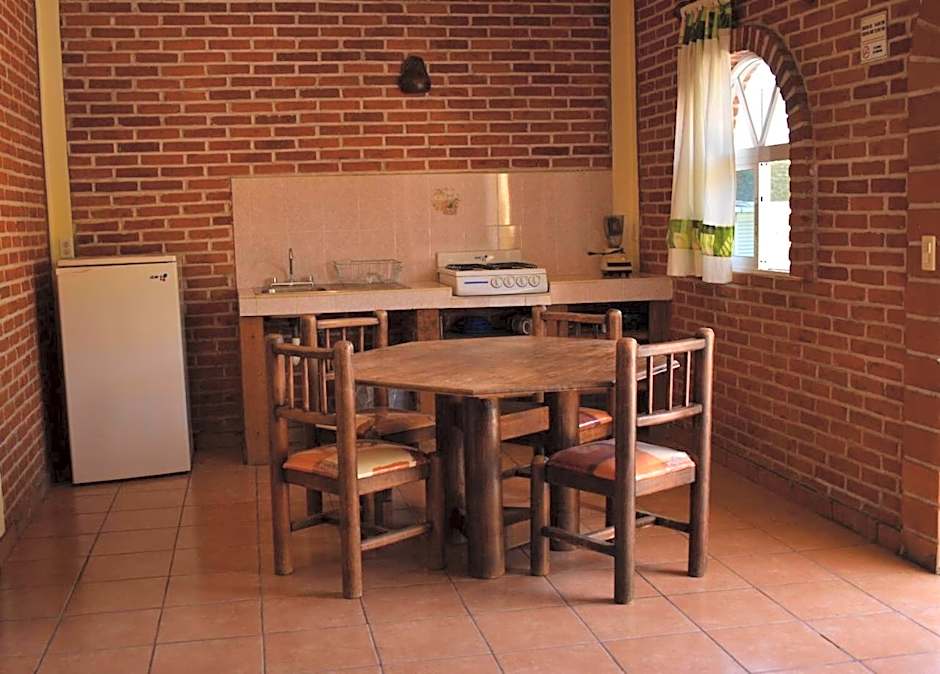 Hotel y Cabañas Quinta Los Cipreses