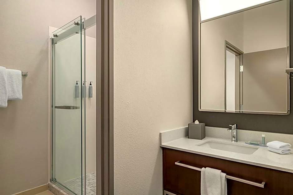 Courtyard by Marriott Fargo Moorhead, MN