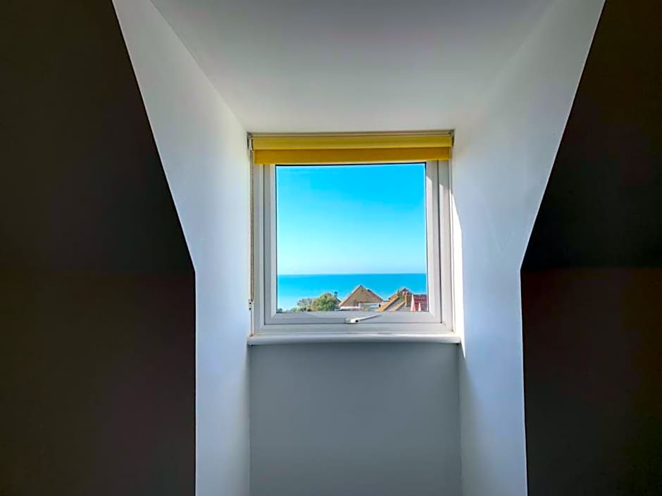 The Greenwich Rooms - Burger & Bird Bar & Restaurant