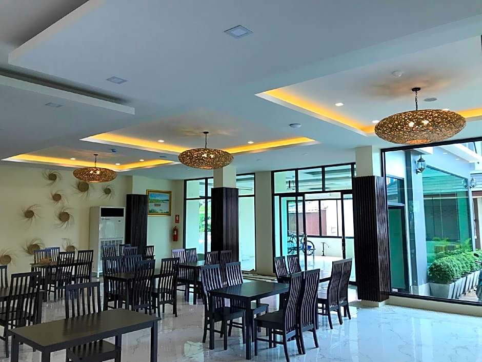 Pura Nakhon Hotel