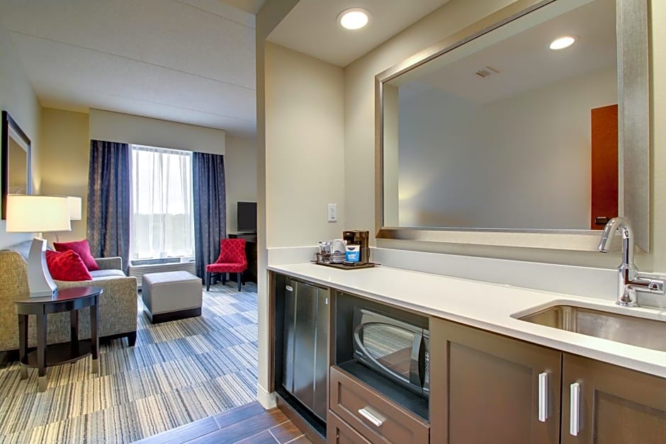 Hampton Inn & Suites Greenville Airport