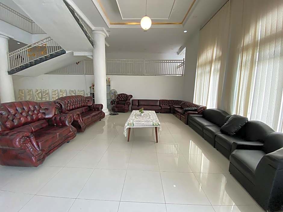 Griya RW Family Guest House Redpartner