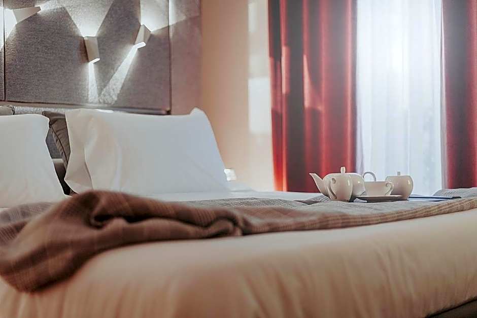 Bacã Suites, Restaurant & Bar