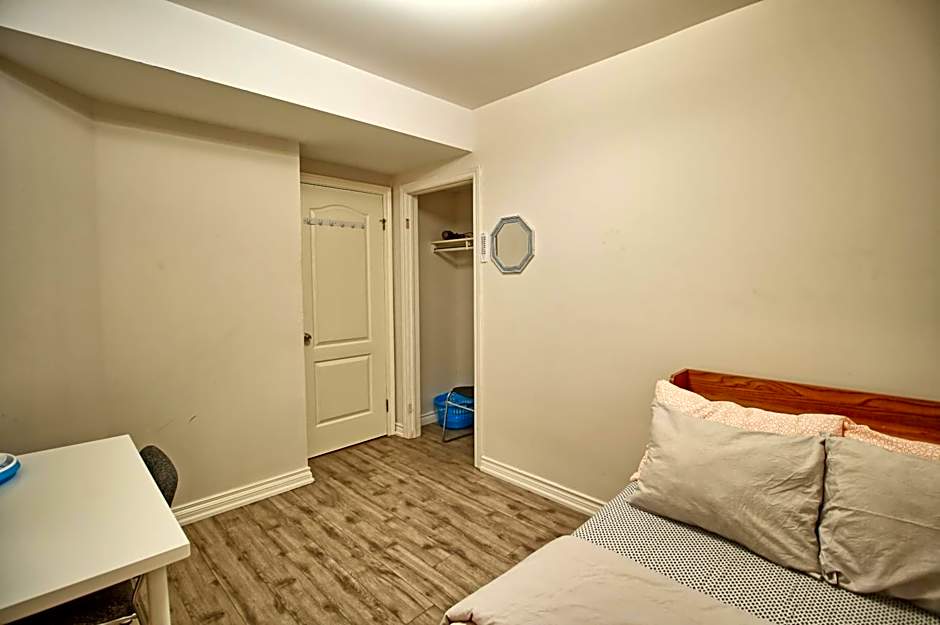 Soho, Comfortable with Free Parking Spot on basement