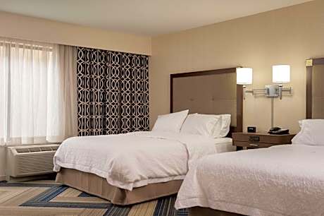 Queen Room with Two Queen Beds (4 Adults)
