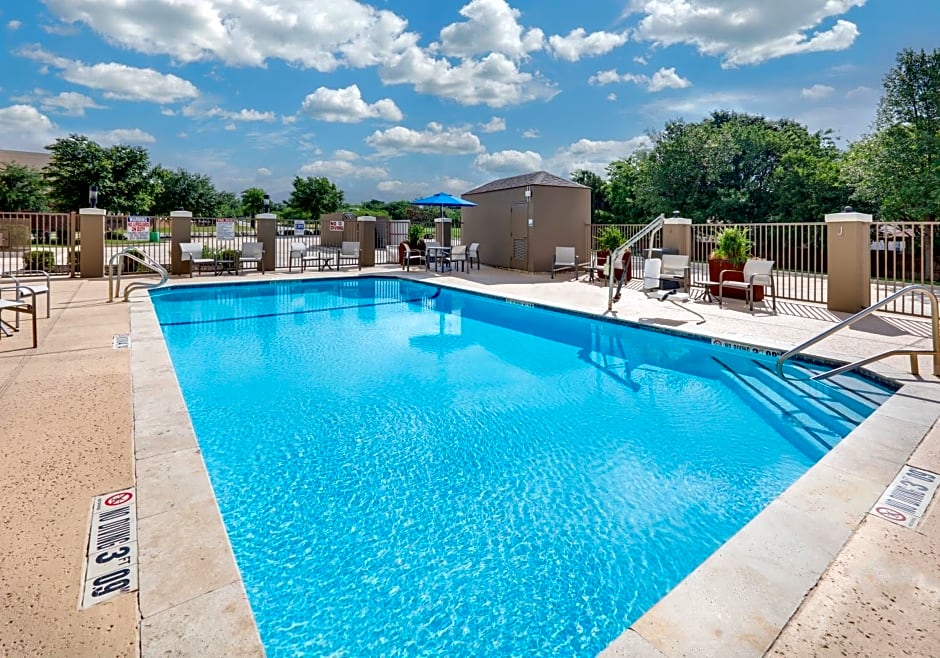 Holiday Inn Express & Suites San Antonio NW Near Seaworld by IHG