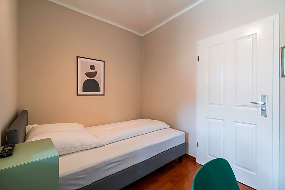 SUITE & APART