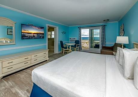 Oceanfront King Suite