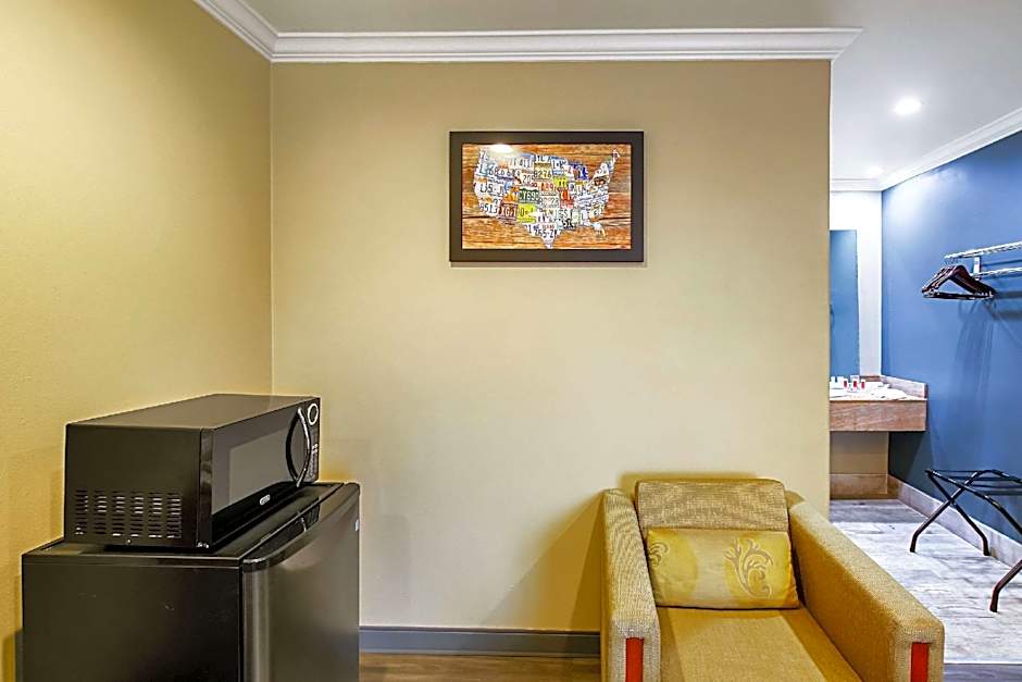 Econo Lodge San Bernardino I-215