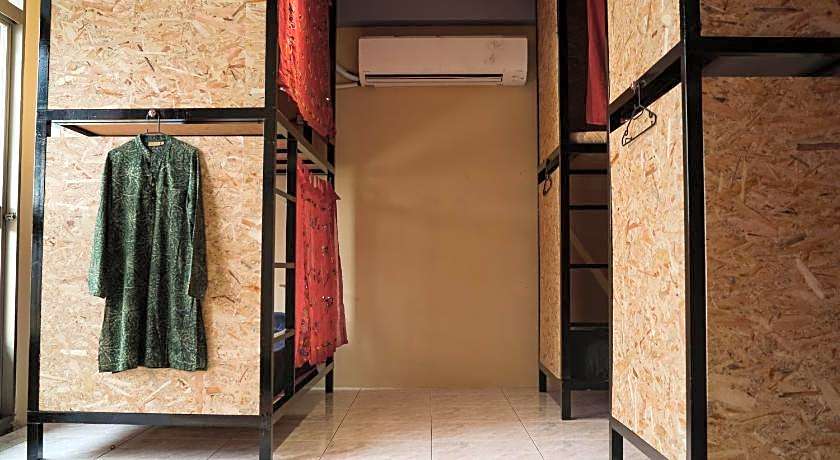 Dulan The Travel Bug Bistro Inn