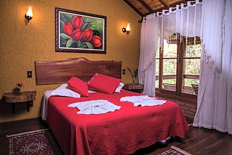 Deluxe Chalet with Hot Tub (2 Adults)