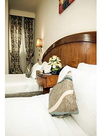 Standard Room with City View (Twin Bed)