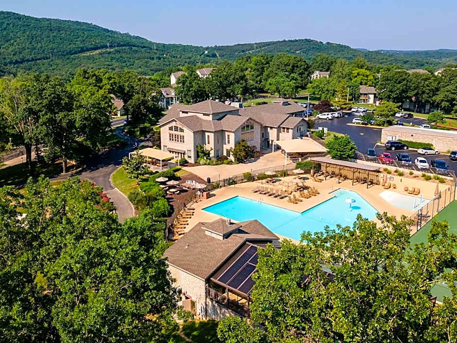 Ozark Mountain Retreat, Family Condo with Resort Amenities