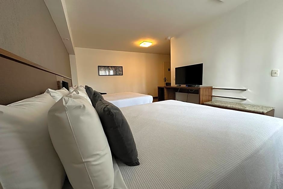 Hotel Deville Curitiba