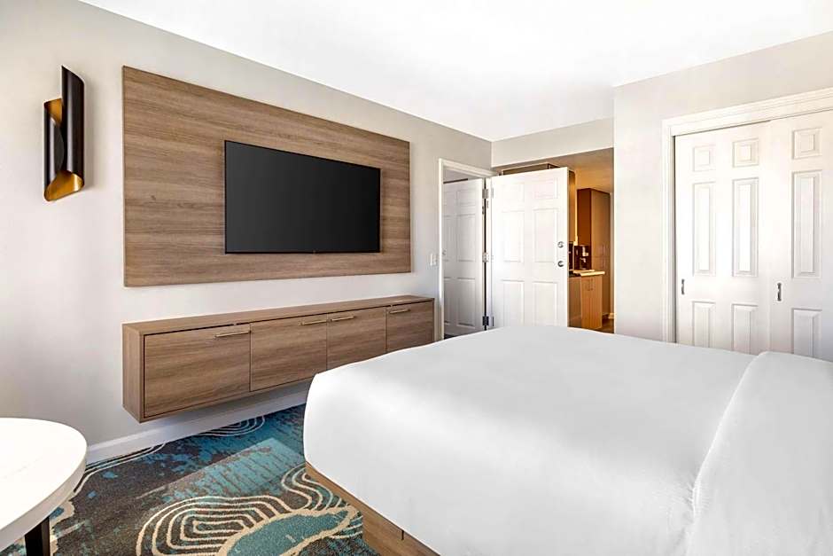 Hilton Grand Vacations on Paradise (Convention Center)