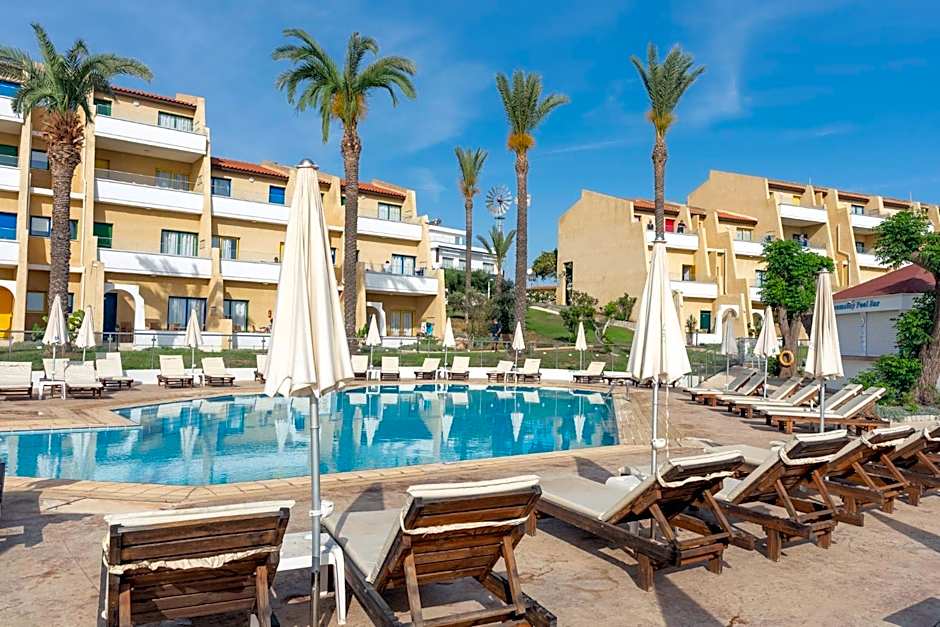 MyroAndrou Beach Hotel Apartments