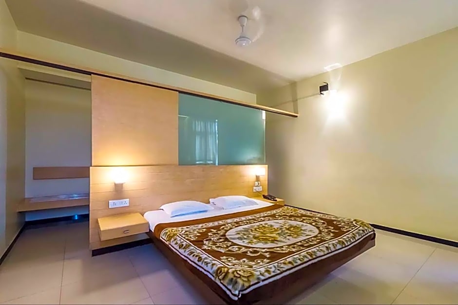 Photo 1 of 3 of Regency Suite