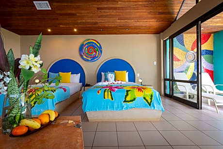 Beach Front Bungalow 2 Full Beds