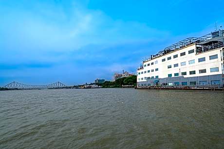 Polo Floatel Kolkata