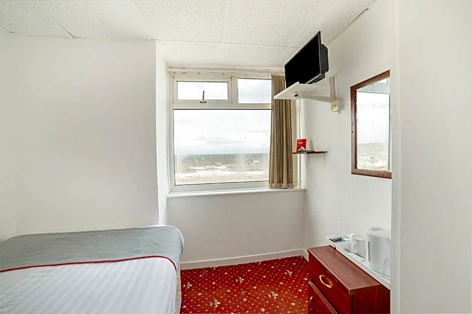 OYO The Golden Cheval Hotel & Shisha Bar