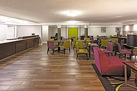 La Quinta Inn & Suites by Wyndham Fresno Yosemite