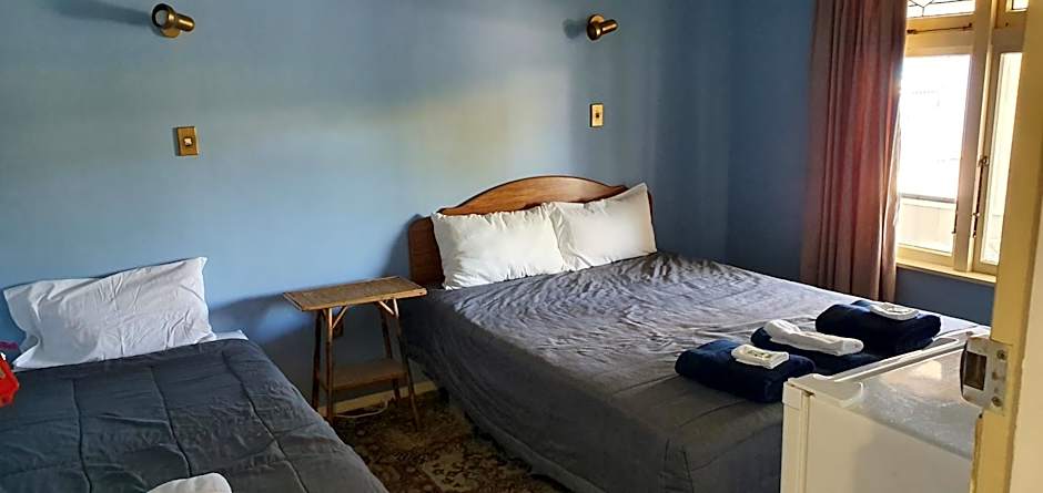 Hotel Motueka Backpackers, Loud Live Music Friday Saturday Nights