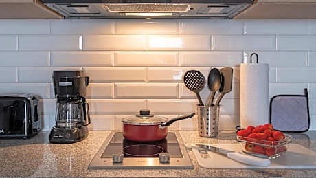 Studio Queen Suite - Accessible