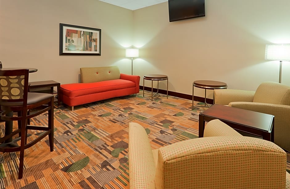 Quality Inn & Suites Downtown Mansfield
