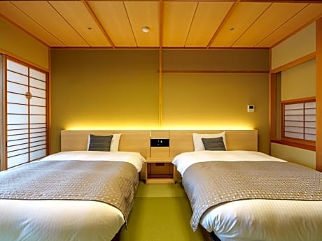 Standard Twin Room with Sea View