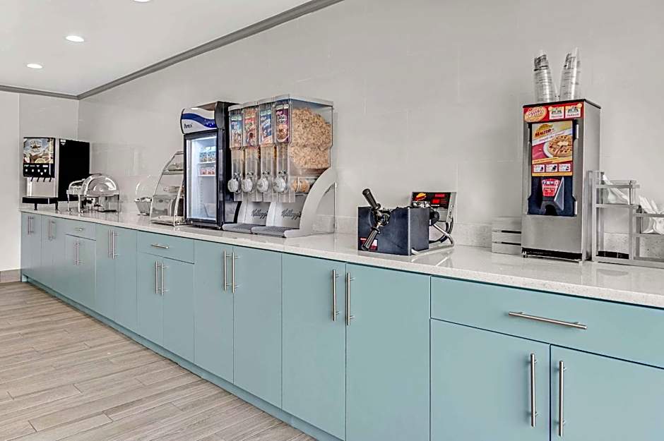 Country Inn & Suites by Radisson, Grand Rapids Airport, MI