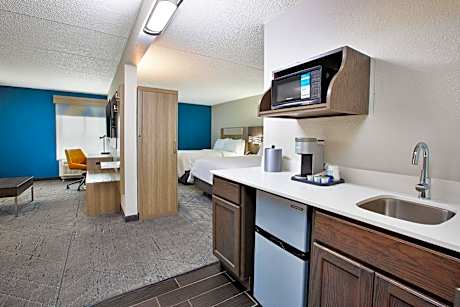 Queen Suite with Two Queen Beds