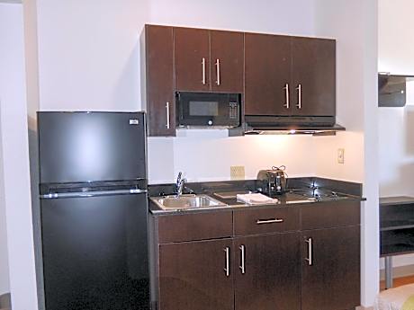 1 King Bed | Non-Smoking, Hot Tub, Kitchen