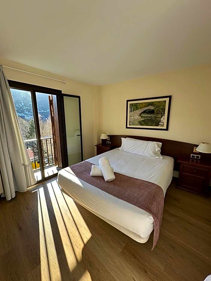 Photo 1 of 5 of 1 Double Bed or 2 Beds